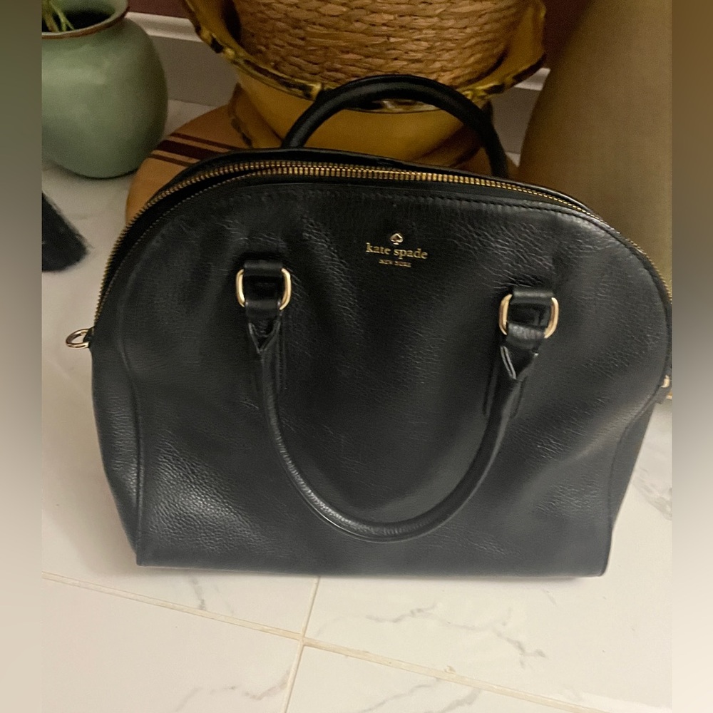 Kate spade genuine leather bag, excellent.